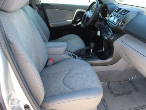 Used 2012 Toyota RAV4 FWD w/ Value Pkg image 17