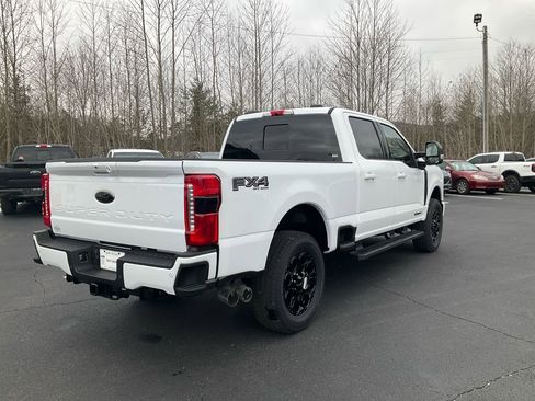 New 2026 Ford F250 Lariat w/ Black Appearance Package image 5