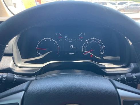 Used 2022 Toyota 4Runner SR5 Premium w/ Moonroof Package AWD/4WD image 23