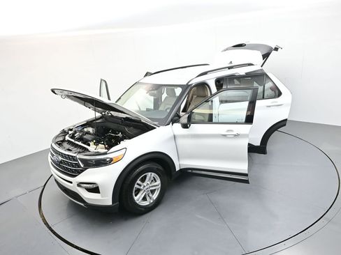 Used 2023 Ford Explorer XLT w/ Equipment Group 202A RWD image 44