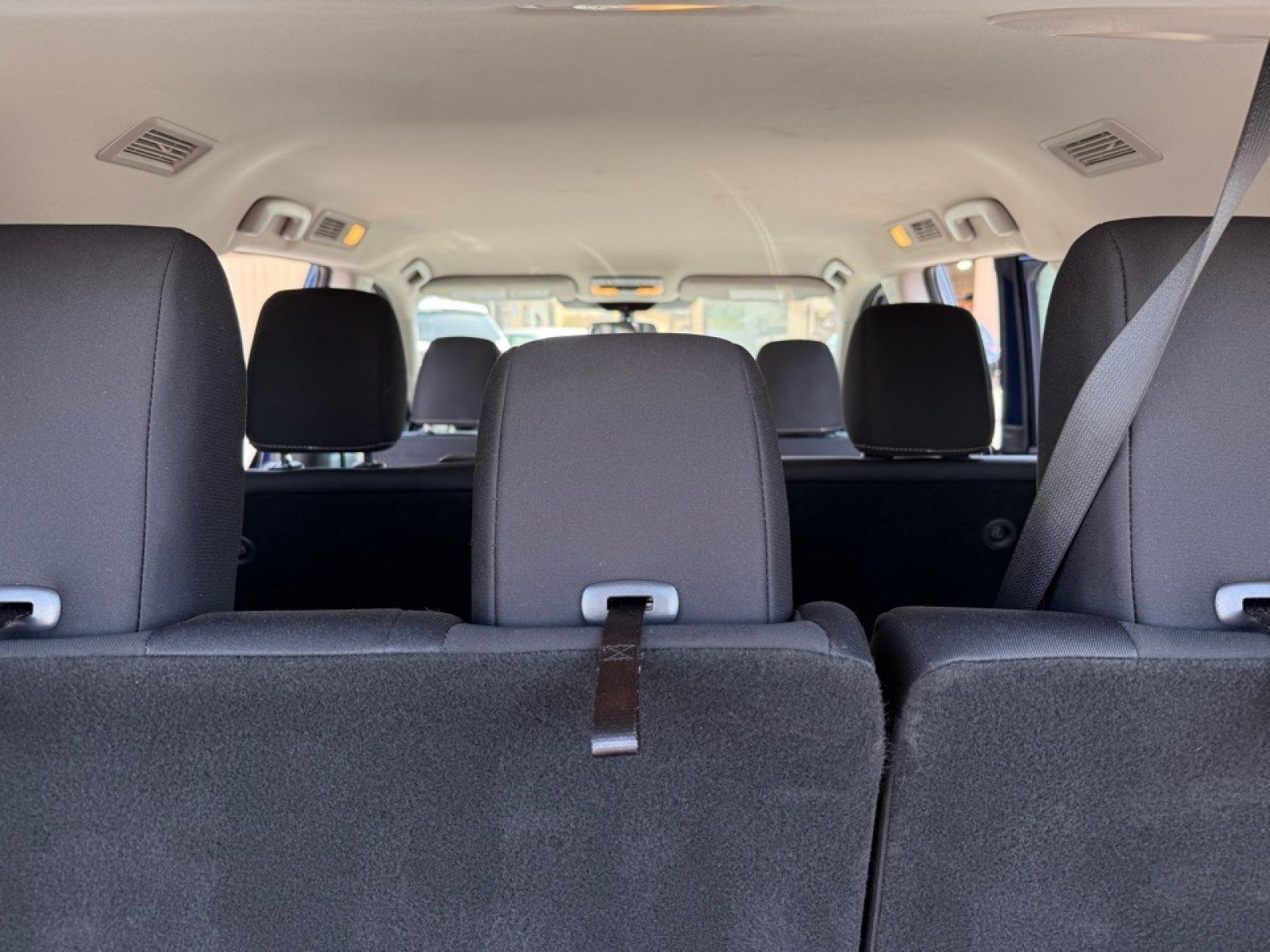 Used 2025 Nissan Pathfinder SV FWD image 31