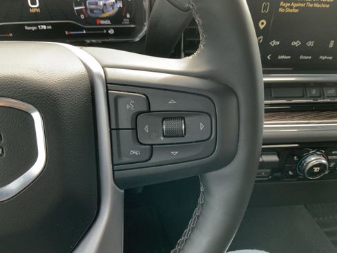 Used 2025 GMC Sierra 2500 SLE w/ SLE Convenience Package image 30