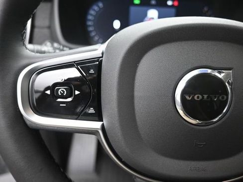 New 2026 Volvo XC90 B5 Plus w/ Protection Package Premier AWD/4WD image 15