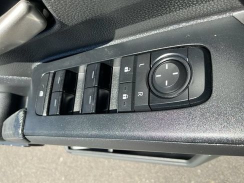Certified 2024 Toyota Tacoma TRD Off-Road AWD/4WD image 29