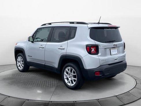 Used 2019 Jeep Renegade Latitude w/ Popular Equipment Group AWD/4WD image 3