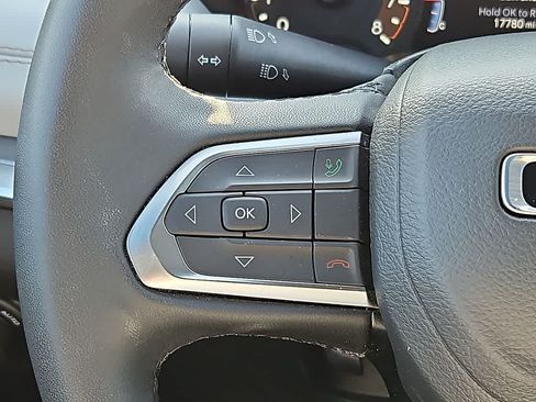 Used 2025 Jeep Compass Limited AWD/4WD image 19