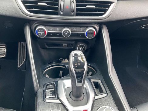 Used 2022 Alfa Romeo Giulia Sprint AWD/4WD image 34
