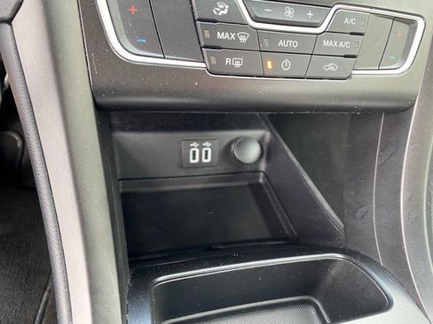 Used 2020 Ford Fusion SE w/ Equipment Group 151A image 22
