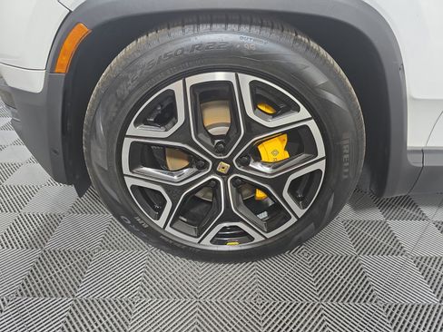 Used 2023 Rivian R1S Adventure AWD/4WD image 9