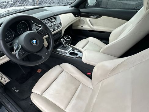 Used 2011 BMW Z4 sDrive35i image 3
