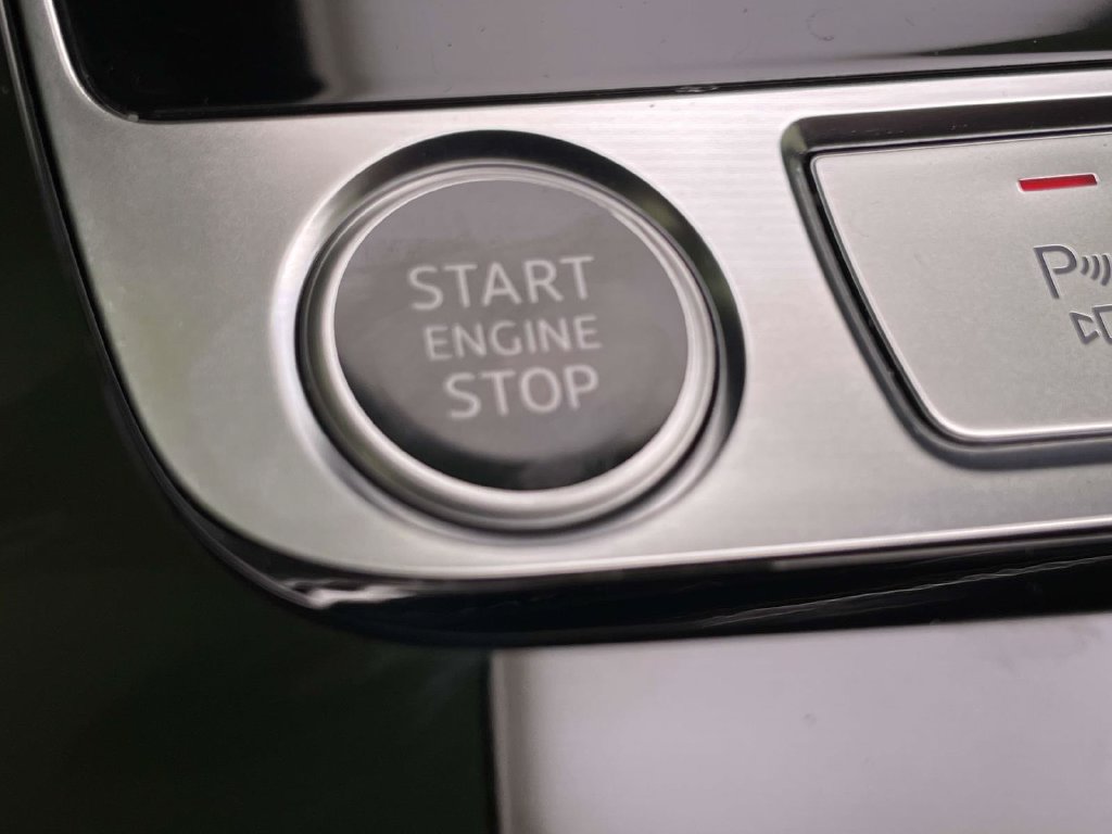 Certified 2025 Audi Q8 Prestige AWD/4WD image 44
