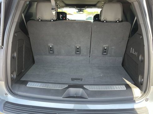 Used 2025 GMC Yukon Denali Ultimate AWD/4WD image 27