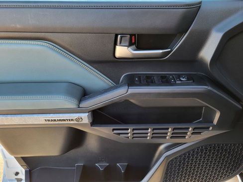 Used 2025 Toyota Tacoma 4x4 Double Cab Hybrid image 18