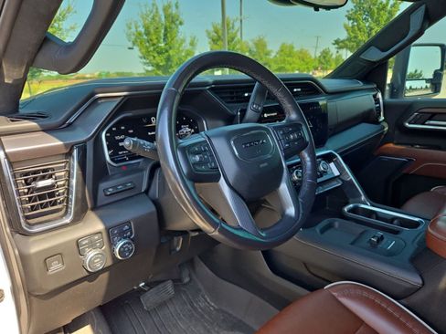 Used 2024 GMC Sierra 3500 Denali Ultimate AWD/4WD image 2