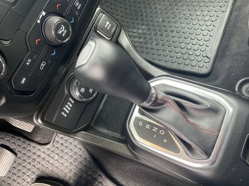 Used 2023 Jeep Renegade Trailhawk image 15