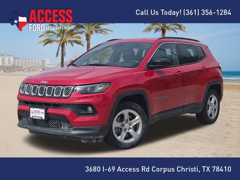 Used 2024 Jeep Compass Latitude AWD/4WD image 1