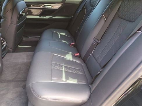 Used 2022 BMW 750i xDrive w/ M Sport Package AWD/4WD image 15
