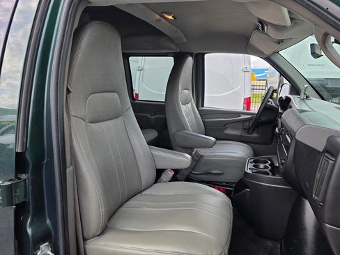 Used 2011 Chevrolet Express 3500 LS image 8