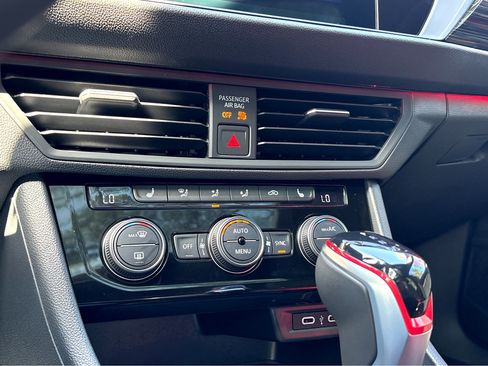 Used 2022 Volkswagen Jetta GLI Autobahn image 8