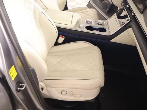 Used 2025 Genesis GV80 3.5T Prestige AWD/4WD image 14