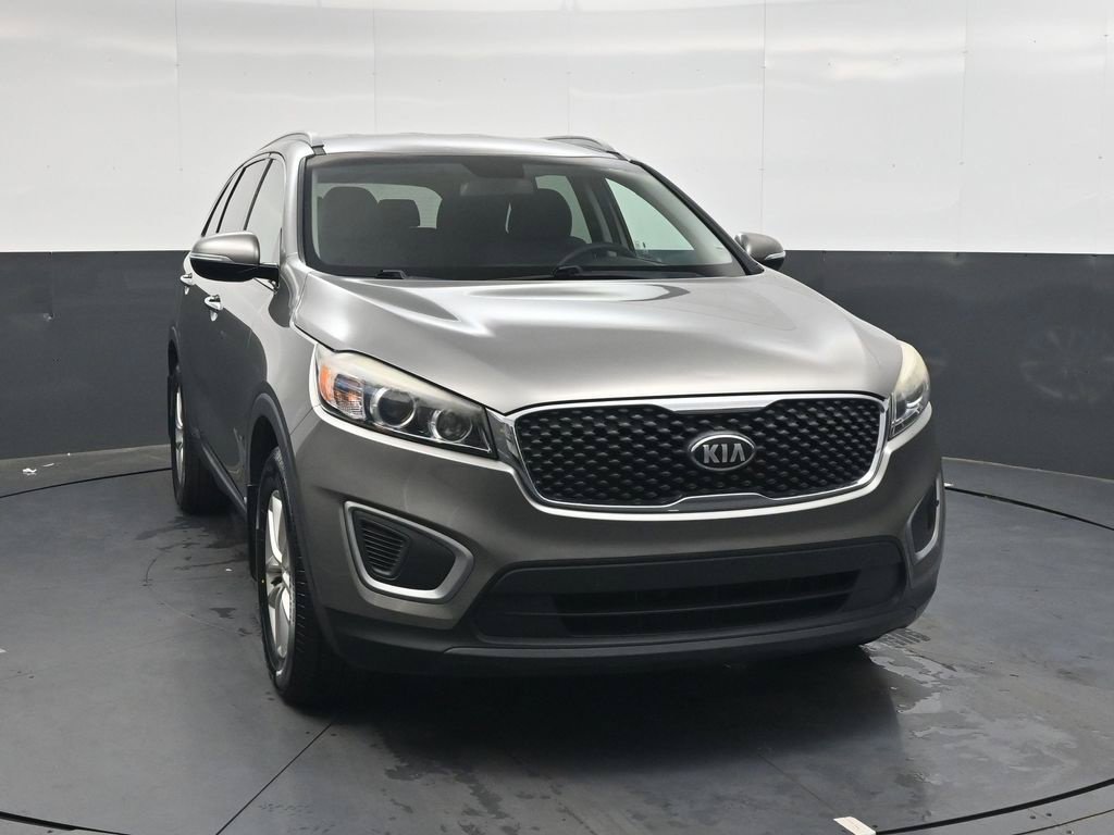 Used 2018 Kia Sorento AWD image 2
