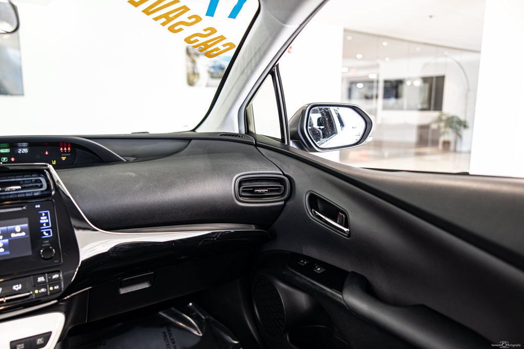 Used 2017 Toyota Prius Two FWD image 39