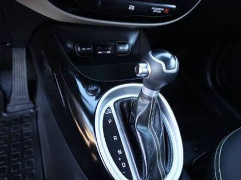 Used 2015 Kia Soul + FWD image 15