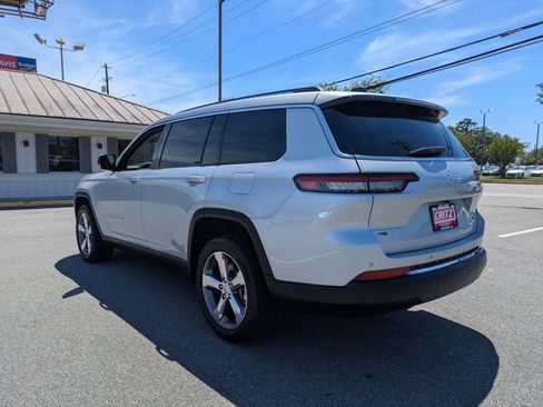 Used 2022 Jeep Grand Cherokee L Limited RWD image 7