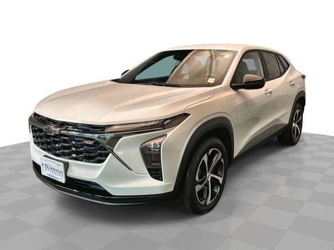 Used 2024 Chevrolet Trax RS w/ Driver Confidence Package image 1