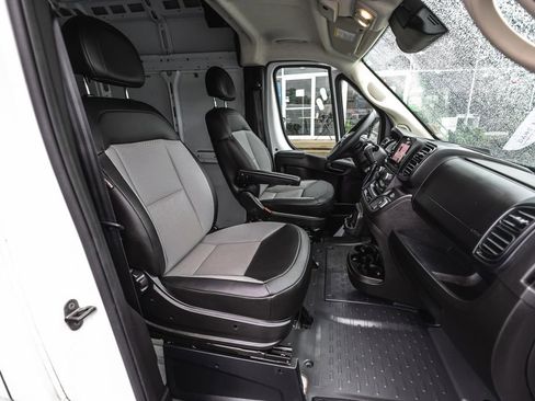 Used 2025 RAM ProMaster 2500 w/ Convenience Group FWD image 25