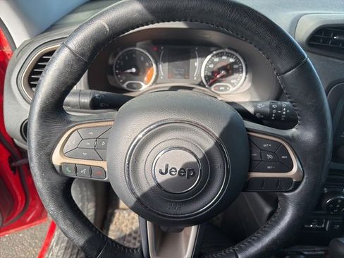 Used 2017 Jeep Renegade Latitude w/ Popular Equipment Group image 6