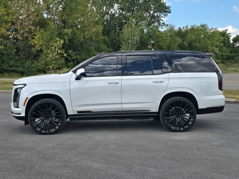 Used 2025 Cadillac Escalade Sport w/ Touring Package AWD/4WD image 7