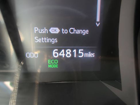 Used 2023 Toyota Camry SE image 16