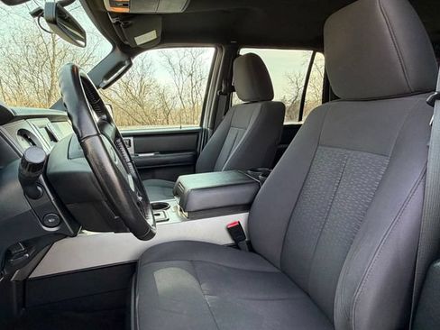 Used 2017 Ford Expedition XLT AWD/4WD image 20