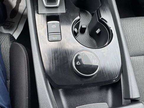 Used 2024 Nissan Rogue SV image 12