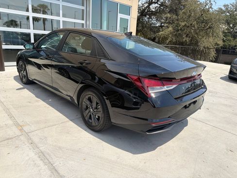 Certified 2023 Hyundai Elantra SEL FWD image 7