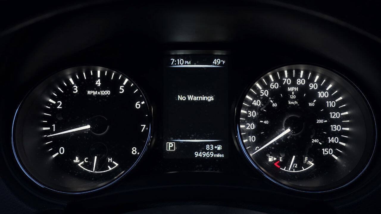 Used 2017 Nissan Rogue SV AWD/4WD image 32