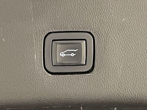 Used 2019 Chevrolet Traverse LT w/ LPO, Floor Liner Package AWD/4WD image 13