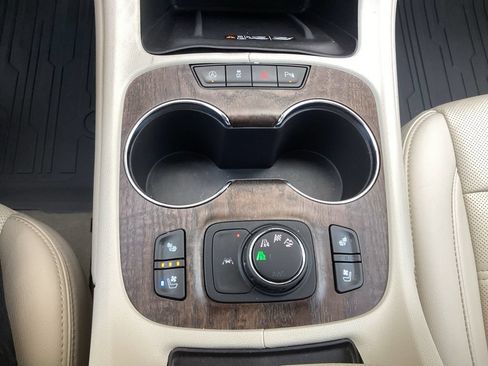 Used 2022 GMC Acadia Denali w/ Denali Technology Package AWD/4WD image 68