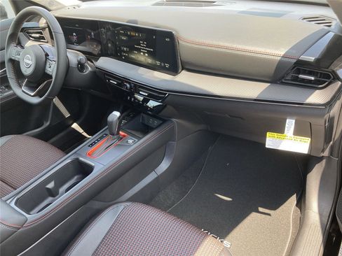 New 2025 Nissan Kicks SR image 39