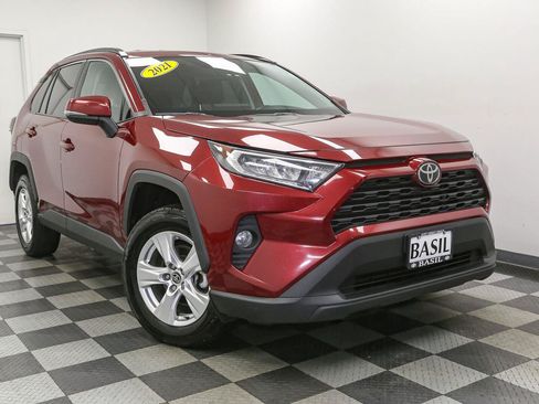 Used 2021 Toyota RAV4 XLE AWD/4WD image 2