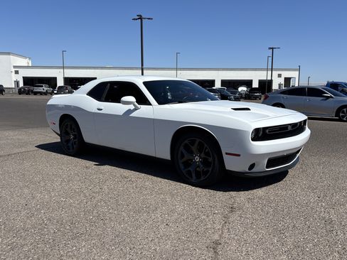 Used 2019 Dodge Challenger SXT w/ Plus Package RWD image 7