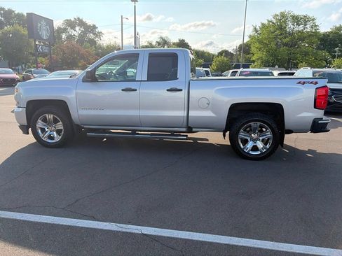 Used 2018 Chevrolet Silverado 1500 Custom w/ Custom Value Package AWD/4WD image 8