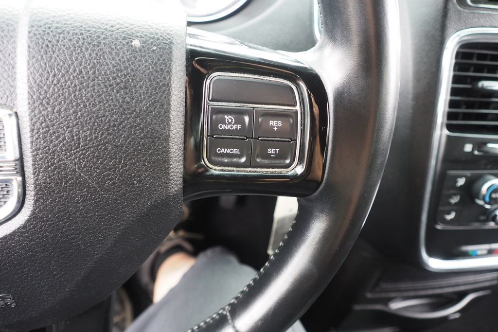 Used 2020 Dodge Grand Caravan SE FWD image 29