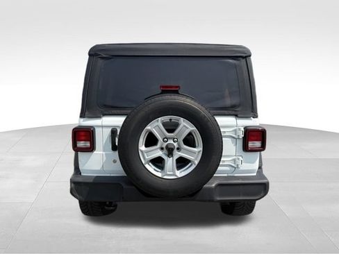 Used 2018 Jeep Wrangler Unlimited Sport S AWD/4WD image 14