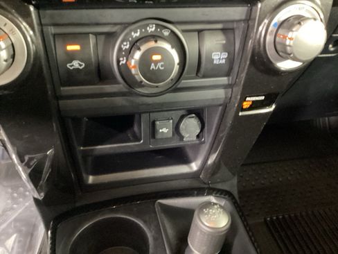 Used 2021 Toyota 4Runner TRD Off-Road Premium w/ Moonroof Package AWD/4WD image 27