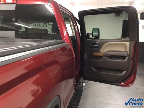 Used 2015 GMC Sierra 2500 SLT w/ Suspension Package, Off-Road image 40