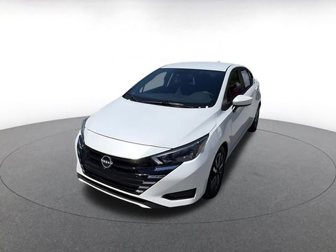 Used 2025 Nissan Versa SV FWD image 7