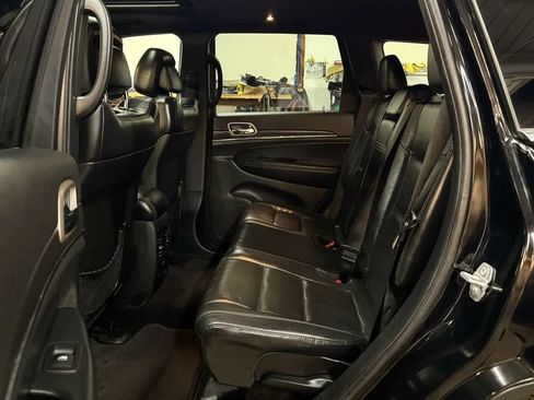 Used 2017 Jeep Grand Cherokee Limited AWD/4WD image 24