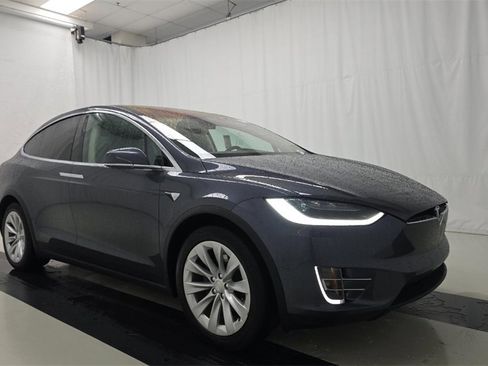 Used 2017 Tesla Model X 100D image 3